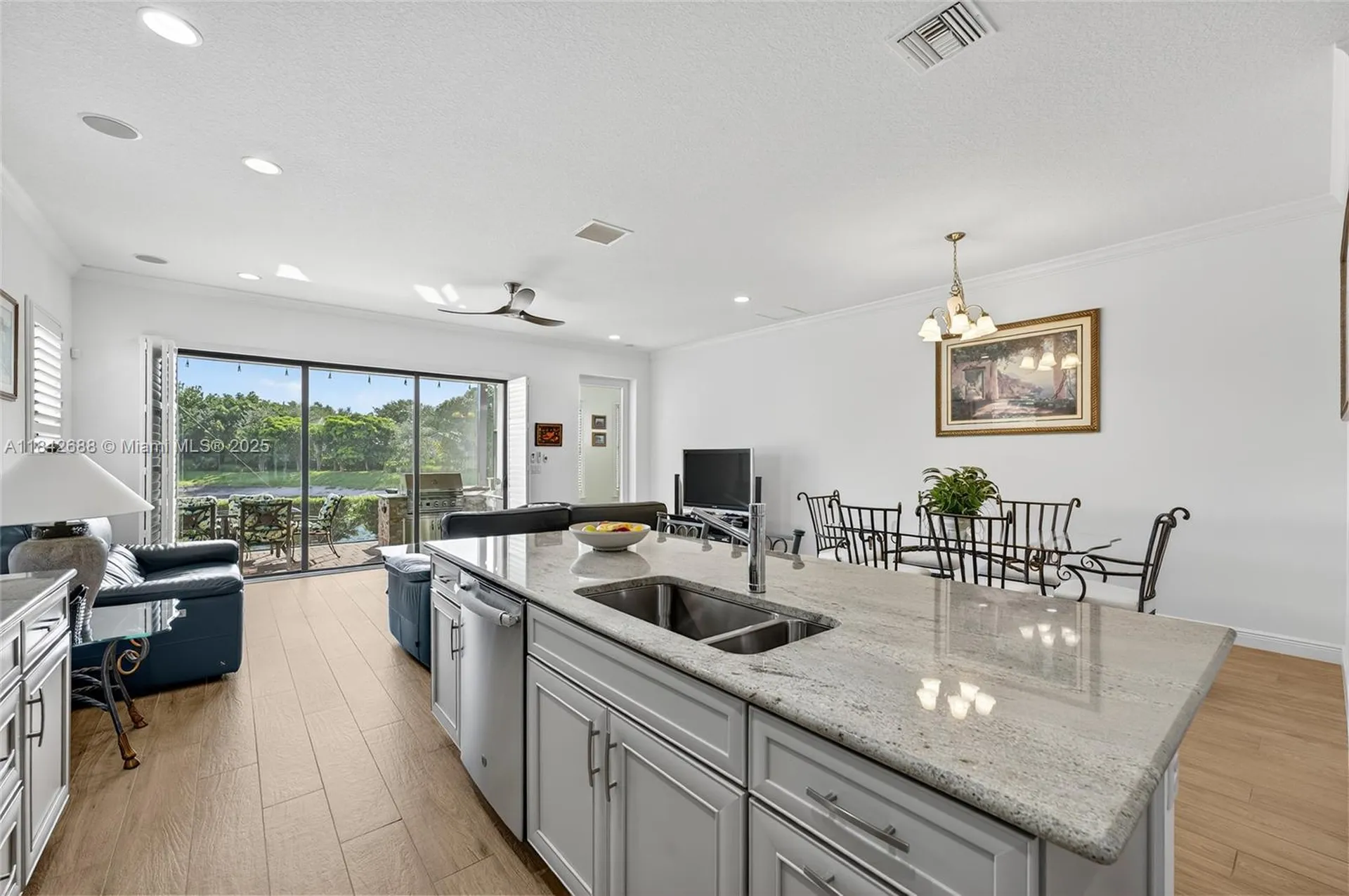 3925 NW 89th Way Coral Springs FL 33065