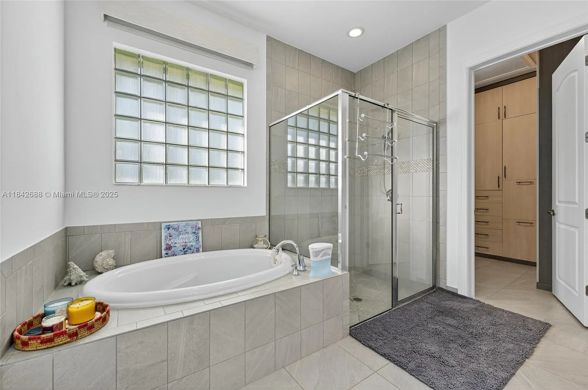 3925 NW 89th Way Coral Springs FL 33065