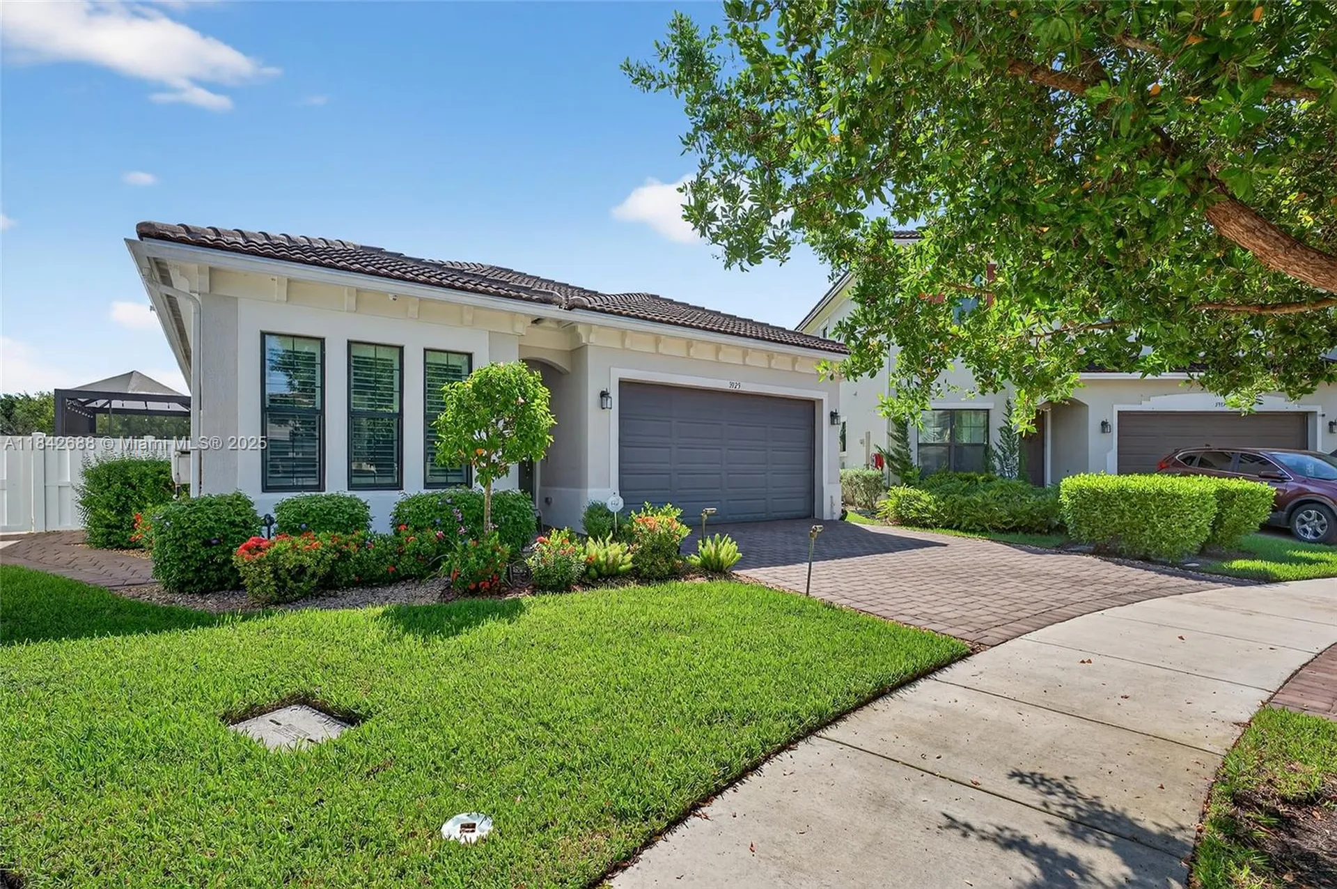 3925 NW 89th Way Coral Springs FL 33065