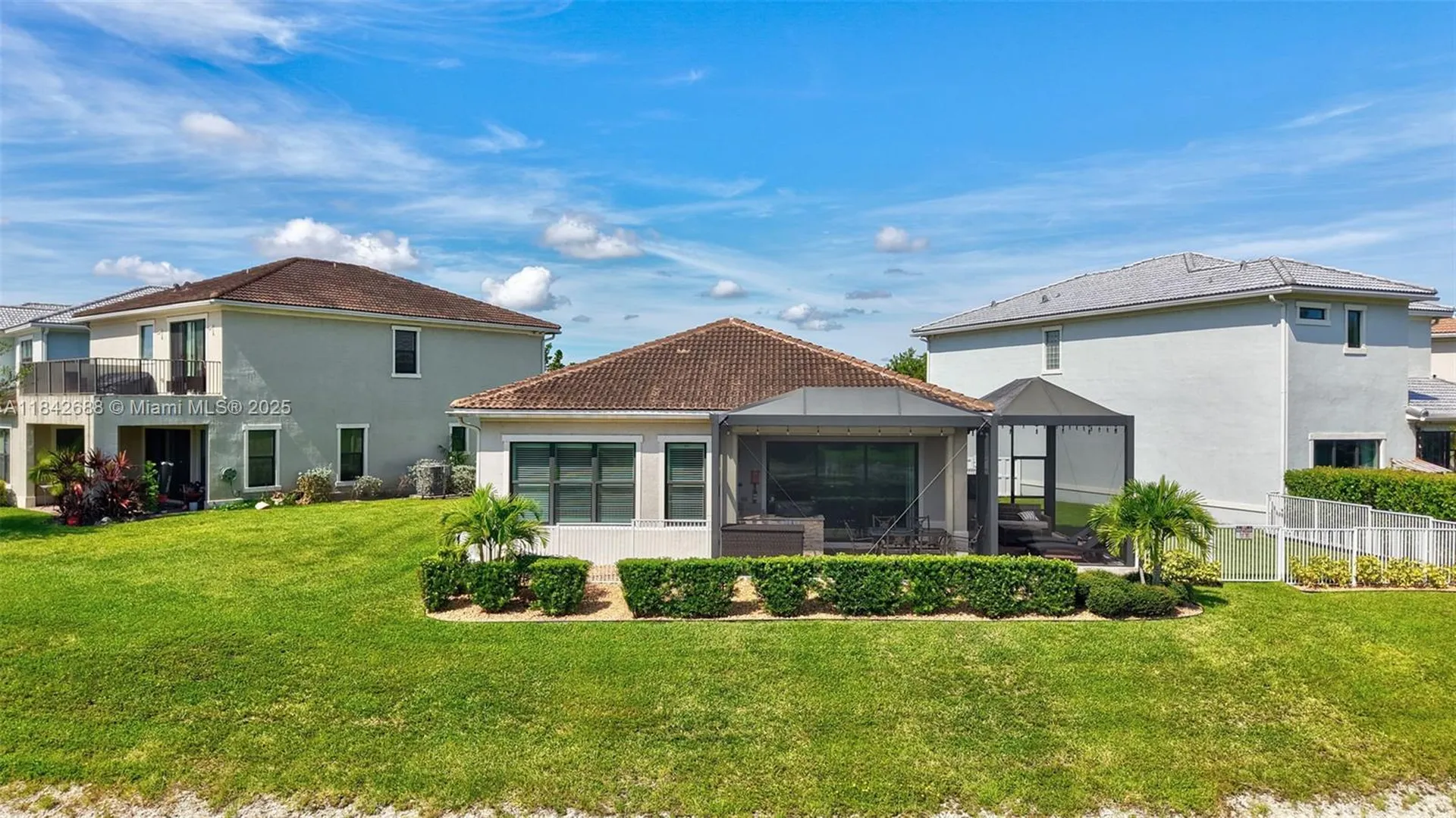 3925 NW 89th Way Coral Springs FL 33065