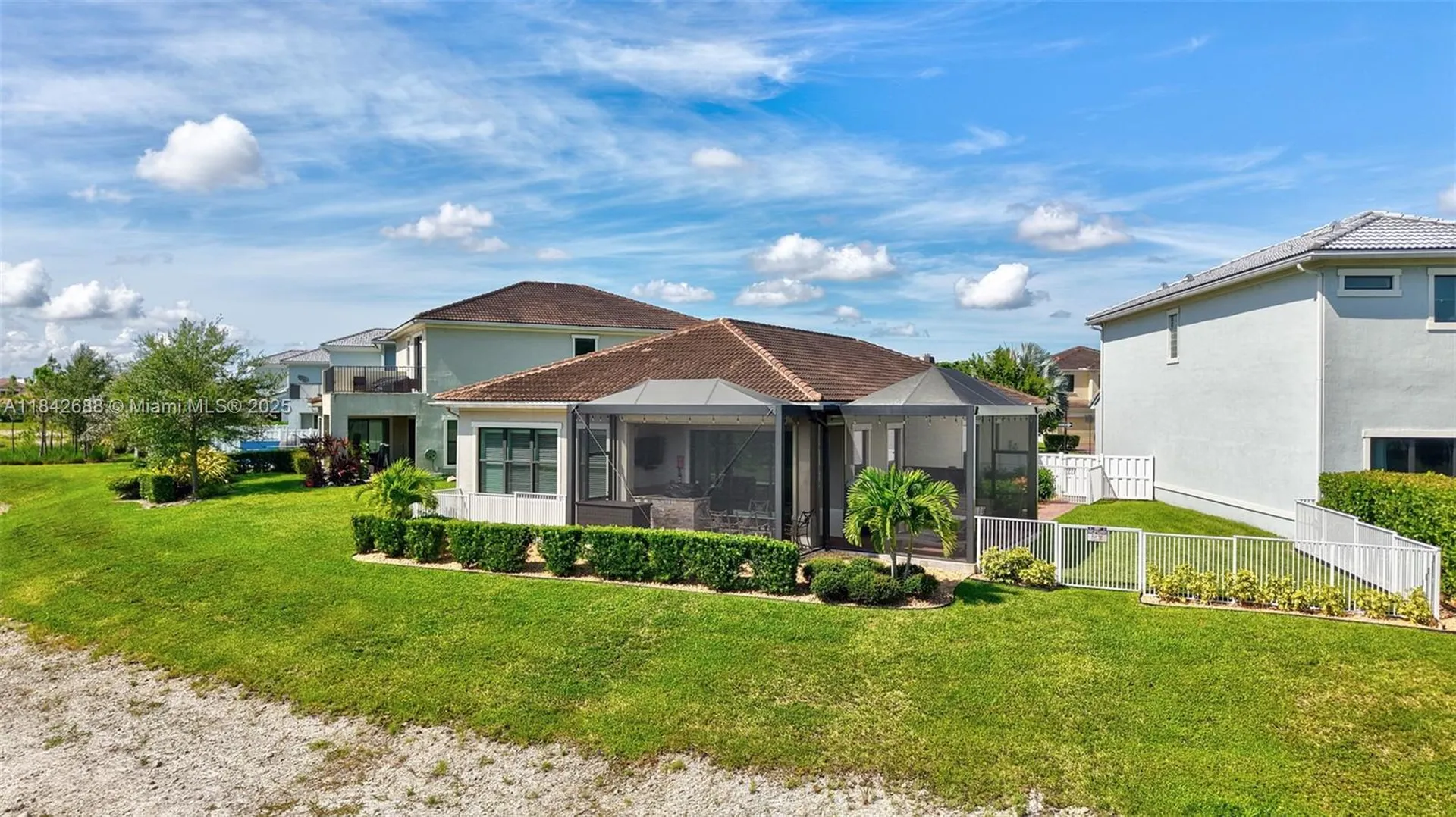 3925 NW 89th Way Coral Springs FL 33065