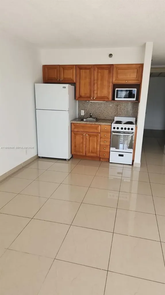 16450 NW 2nd Avenue Miami FL 33169