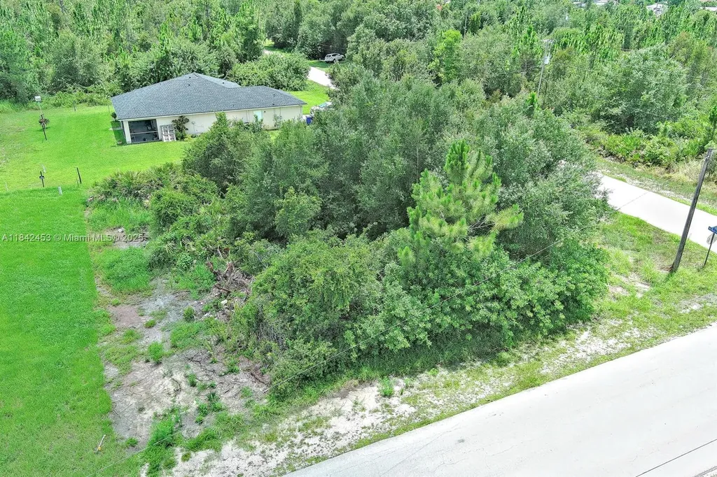 2500 E 10th Street Lehigh Acres FL 33936