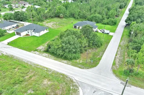 2500 E 10th Street Lehigh Acres FL 33936