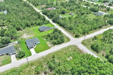 2500 E 10th Street Lehigh Acres FL 33936