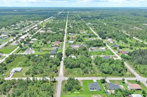 2500 E 10th Street Lehigh Acres FL 33936