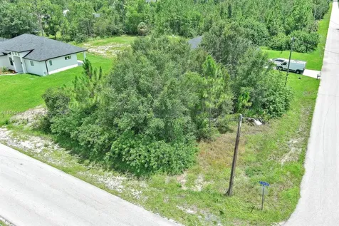 2500 E 10th Street Lehigh Acres FL 33936