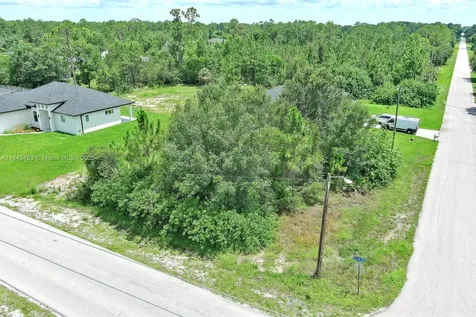 2500 E 10th Street Lehigh Acres FL 33936