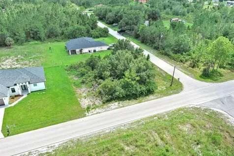 2500 E 10th Street Lehigh Acres FL 33936