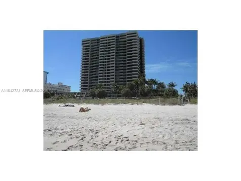 2555 Collins Avenue Miami Beach FL 33140