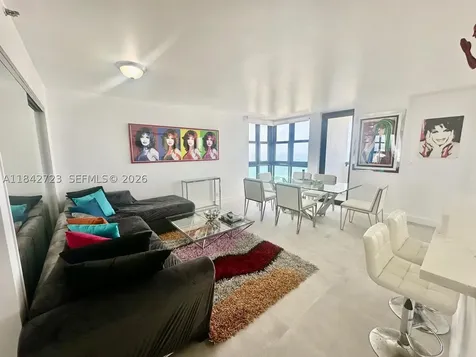 2555 Collins Avenue Miami Beach FL 33140