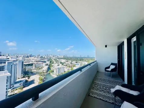 2555 Collins Avenue Miami Beach FL 33140