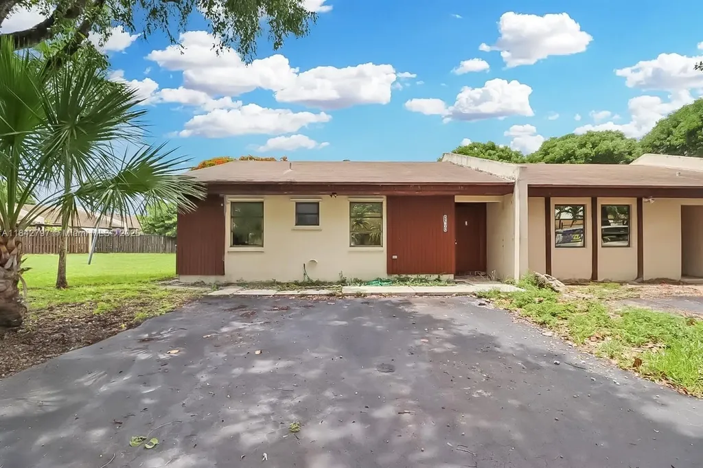 13805 SW 52nd Street Miami FL 33175