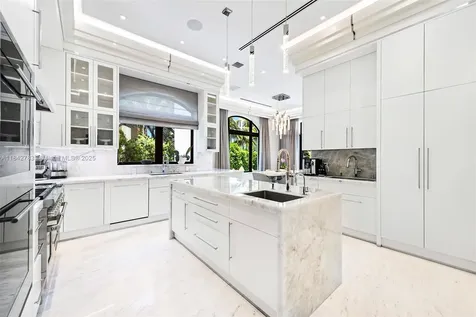 498 N Parkway Parkway Golden Beach FL 33160