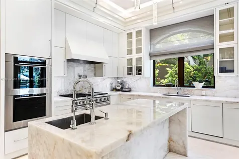 498 N Parkway Parkway Golden Beach FL 33160