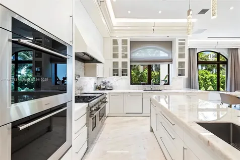498 N Parkway Parkway Golden Beach FL 33160