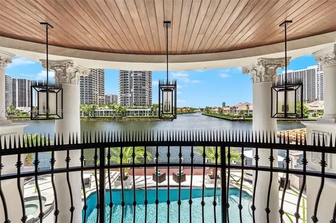 498 N Parkway Parkway Golden Beach FL 33160