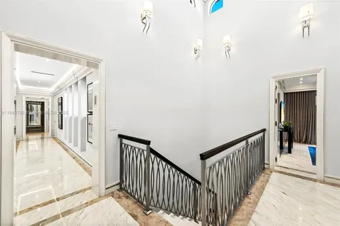 498 N Parkway Parkway Golden Beach FL 33160