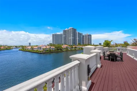 498 N Parkway Parkway Golden Beach FL 33160