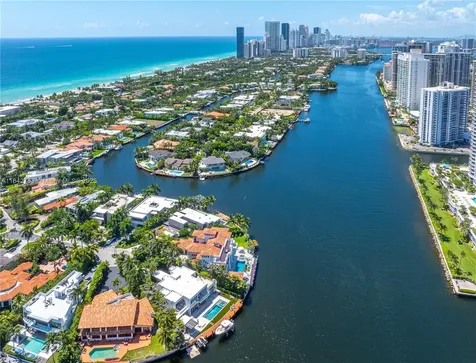498 N Parkway Parkway Golden Beach FL 33160