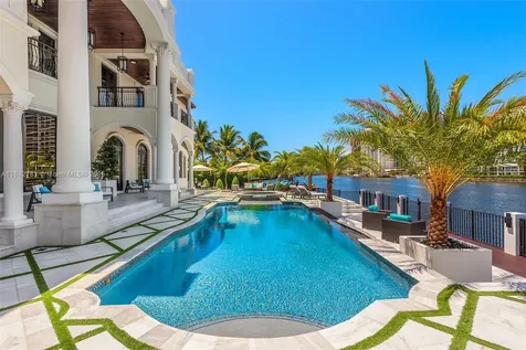 498 N Parkway Parkway Golden Beach FL 33160