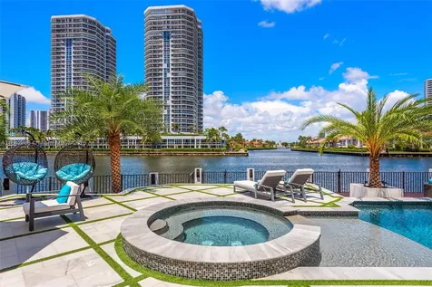 498 N Parkway Parkway Golden Beach FL 33160
