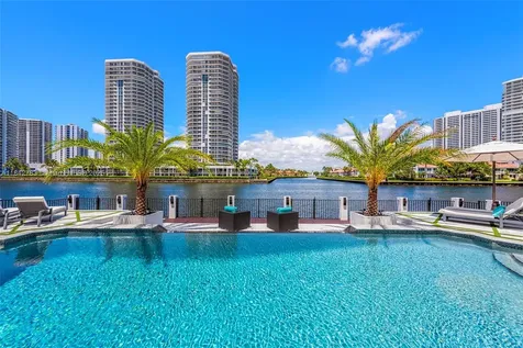 498 N Parkway Parkway Golden Beach FL 33160
