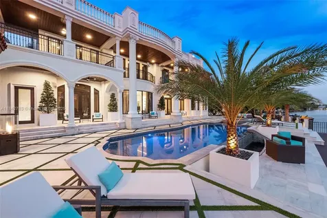 498 N Parkway Parkway Golden Beach FL 33160