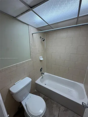 6930 Miami Gardens Drive Hialeah FL 33015