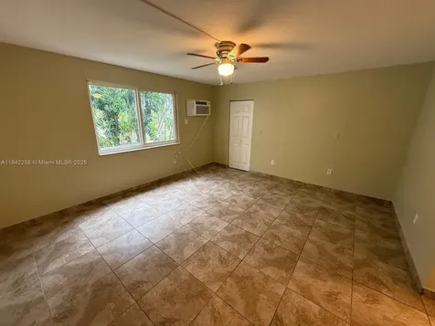 6930 Miami Gardens Drive Hialeah FL 33015