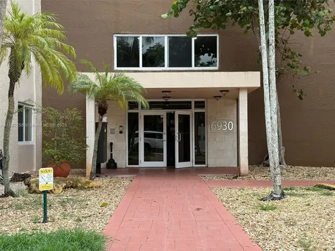 6930 Miami Gardens Drive Hialeah FL 33015