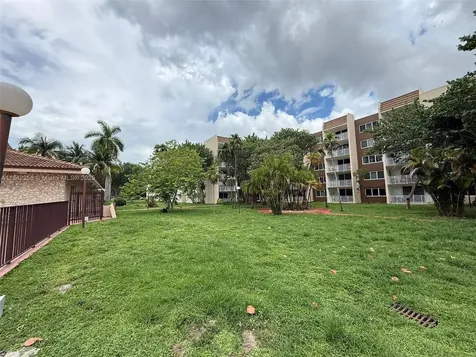 6930 Miami Gardens Drive Hialeah FL 33015