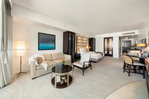 4391 Collins Avenue Miami Beach FL 33140