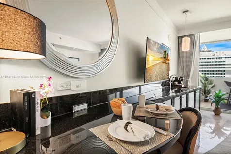 4391 Collins Avenue Miami Beach FL 33140