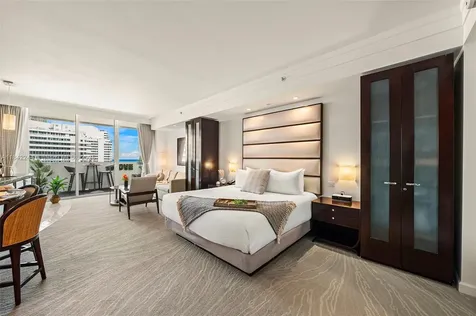 4391 Collins Avenue Miami Beach FL 33140