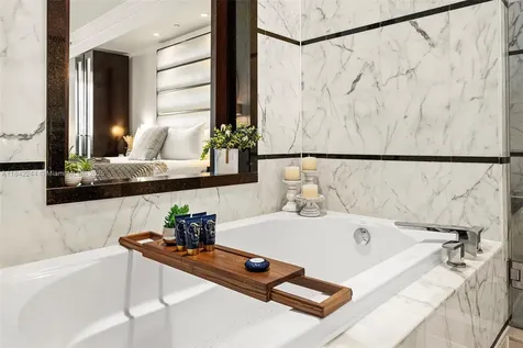 4391 Collins Avenue Miami Beach FL 33140
