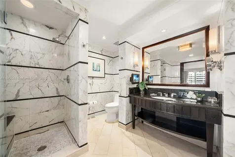 4391 Collins Avenue Miami Beach FL 33140