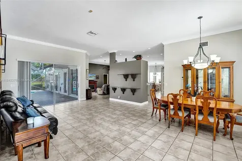 10828 NW 5th Street Plantation FL 33324