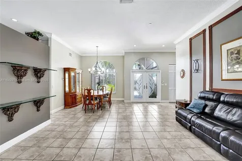 10828 NW 5th Street Plantation FL 33324