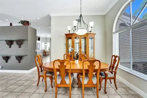10828 NW 5th Street Plantation FL 33324