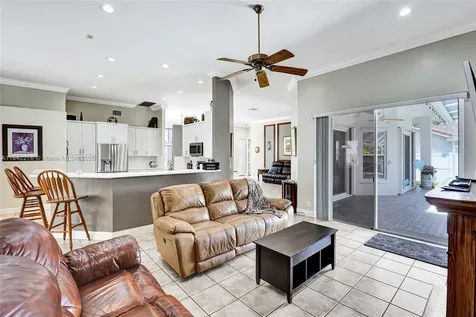 10828 NW 5th Street Plantation FL 33324