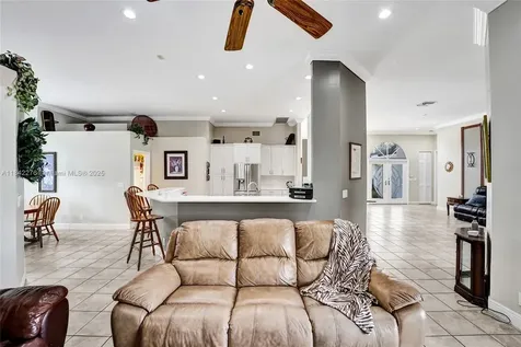 10828 NW 5th Street Plantation FL 33324