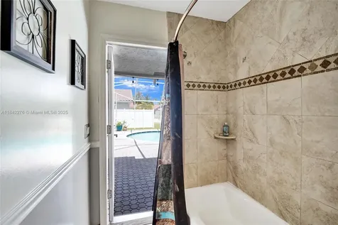 10828 NW 5th Street Plantation FL 33324