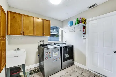 10828 NW 5th Street Plantation FL 33324