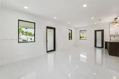 301 W 30th Street Hialeah FL 33012