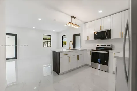 301 W 30th Street Hialeah FL 33012