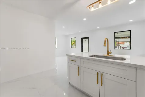 301 W 30th Street Hialeah FL 33012