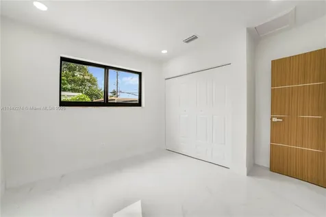 301 W 30th Street Hialeah FL 33012