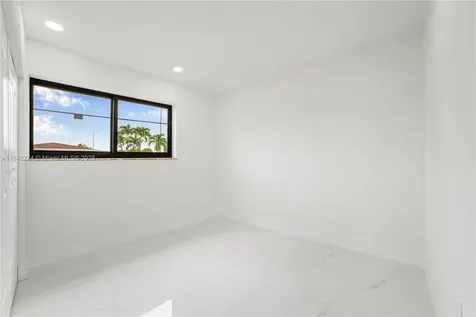 301 W 30th Street Hialeah FL 33012