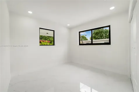301 W 30th Street Hialeah FL 33012